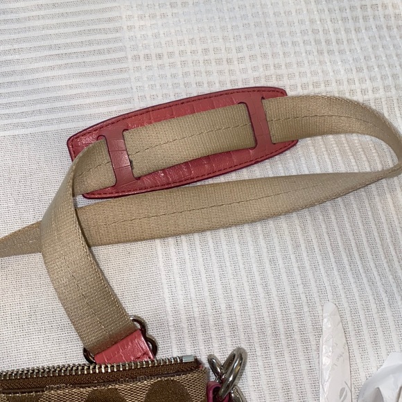 coach tan and pink messenger crossbody - Picture 4 of 5